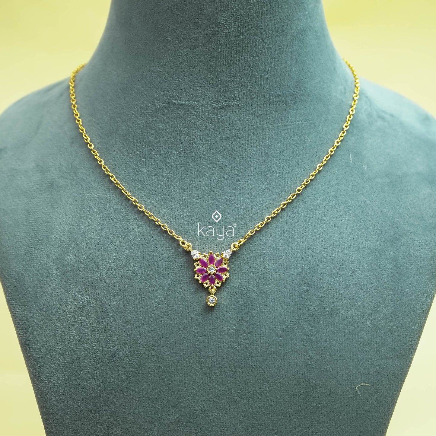 Gold toned Simple chain With Pendant - SG100519