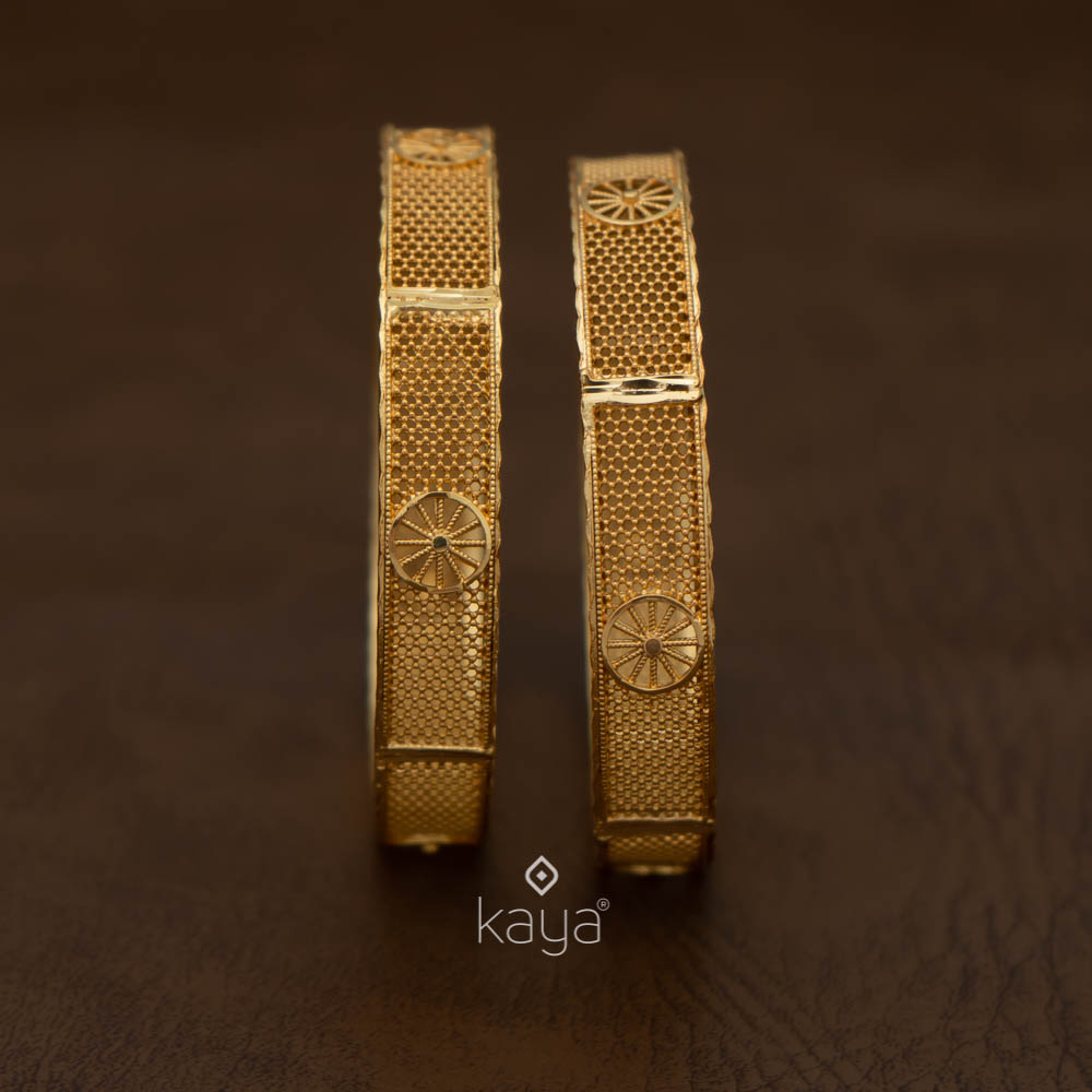 KF101443 - Gold Plated Bangle (pair)