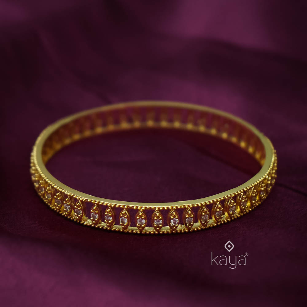 Gold Plated stone bangle - SK10059