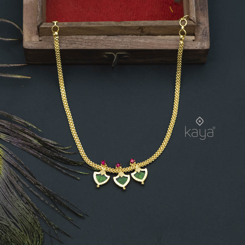 KY101151 - Simple Three Petals Palakka Necklace