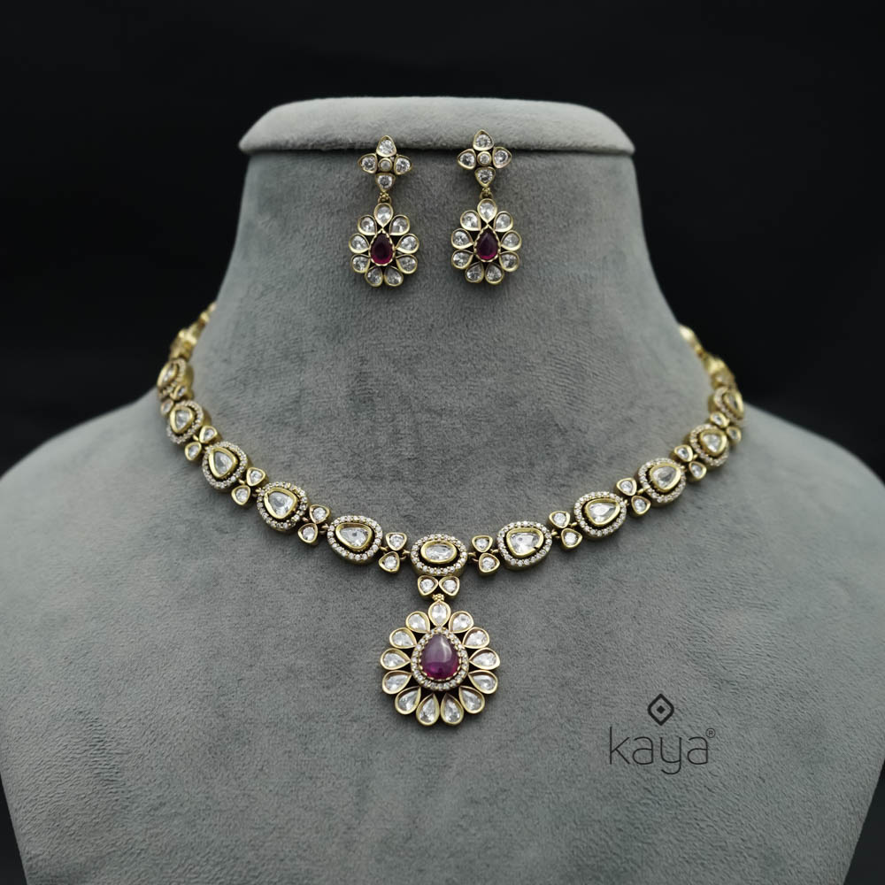 SN101325 - Victorian Stone Necklace Earring Set