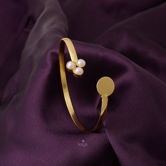 AS101130 - Gold Plated Adjustable Pearl Bangle