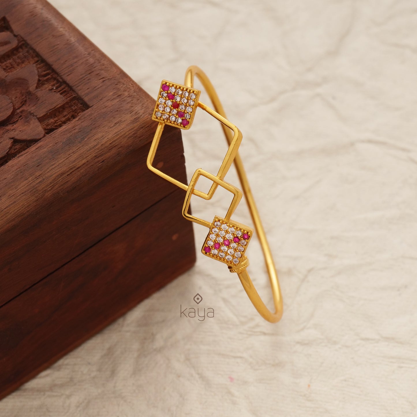 Gold plated Openable Bangle - SG100199